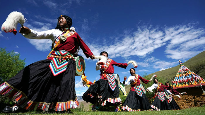 Guozhuang Dance in Shangri-La